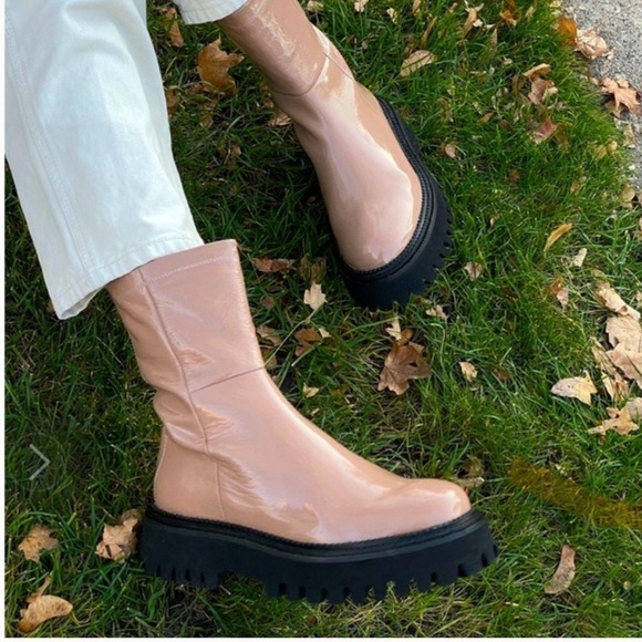 SEYCHELLES LAST CHANCE BOOT IN TAN PATENT LEATHER - Picture 2 of 6